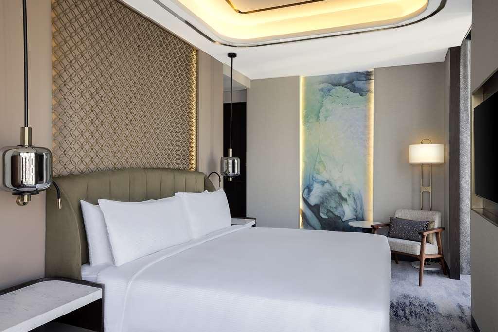 Embassy Suites By Hilton Dubai Business Bay Δωμάτιο φωτογραφία