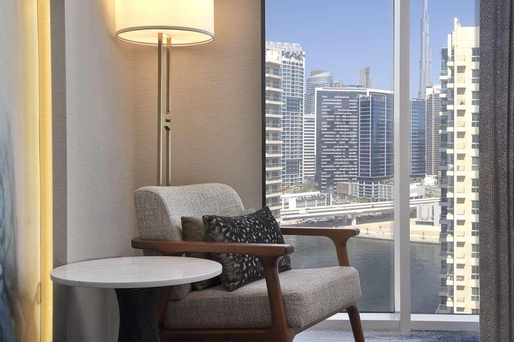 Embassy Suites By Hilton Dubai Business Bay Δωμάτιο φωτογραφία