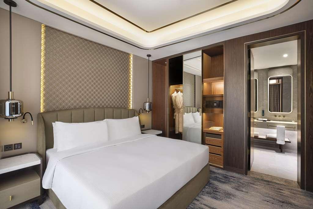 Embassy Suites By Hilton Dubai Business Bay Δωμάτιο φωτογραφία