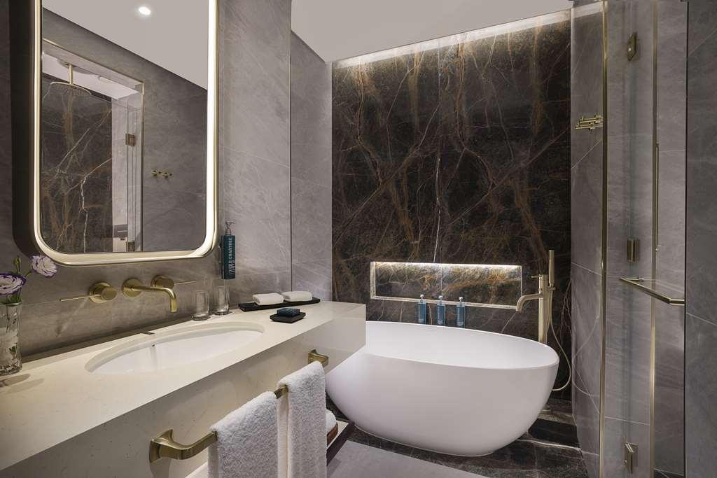 Embassy Suites By Hilton Dubai Business Bay Δωμάτιο φωτογραφία