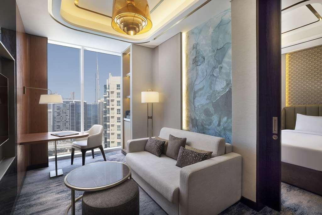 Embassy Suites By Hilton Dubai Business Bay Δωμάτιο φωτογραφία