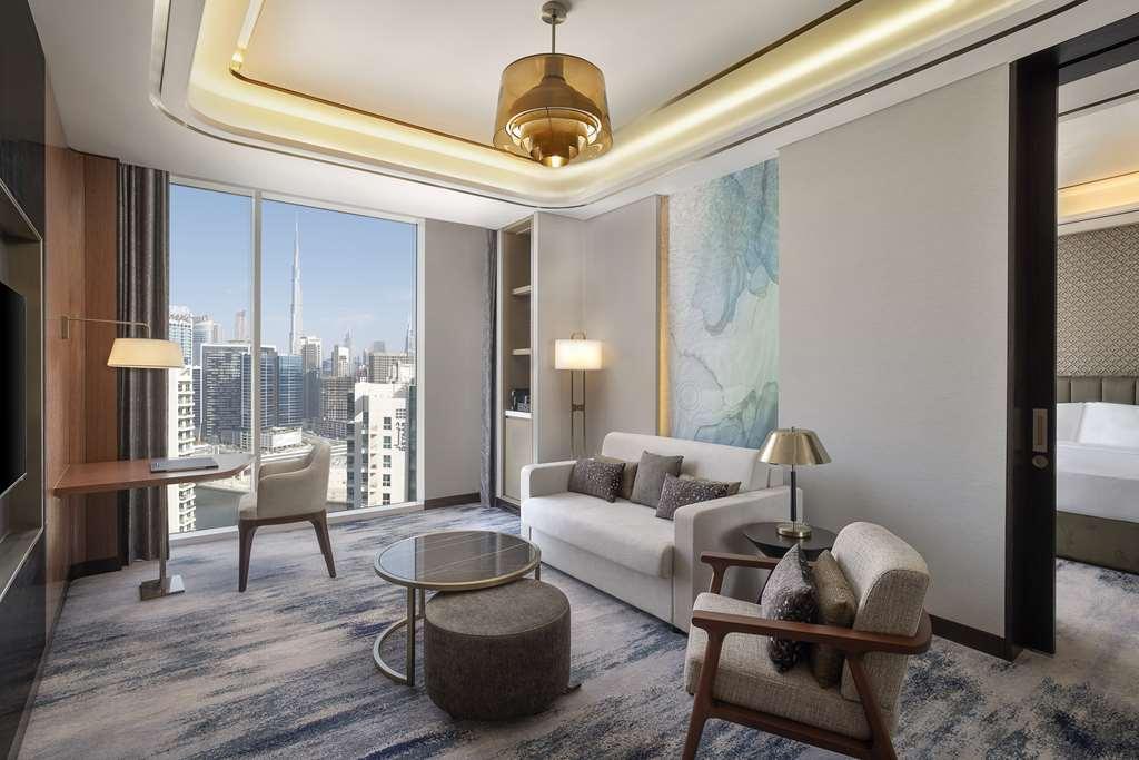 Embassy Suites By Hilton Dubai Business Bay Δωμάτιο φωτογραφία