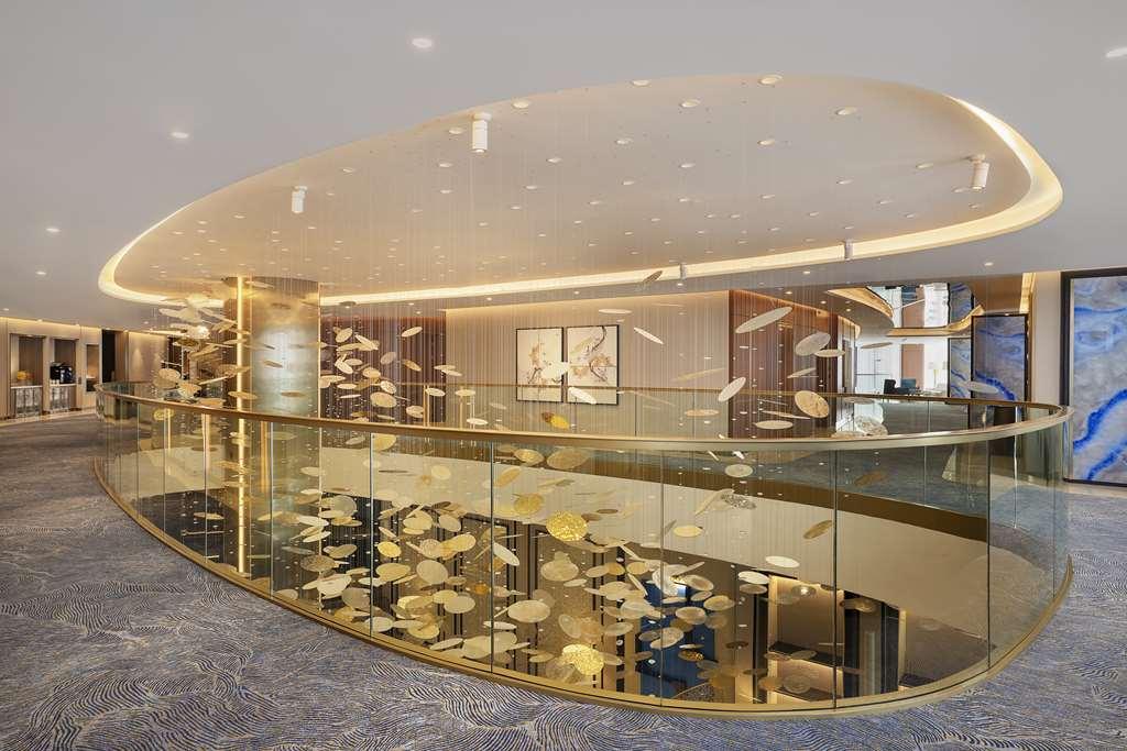 Embassy Suites By Hilton Dubai Business Bay Ανέσεις φωτογραφία