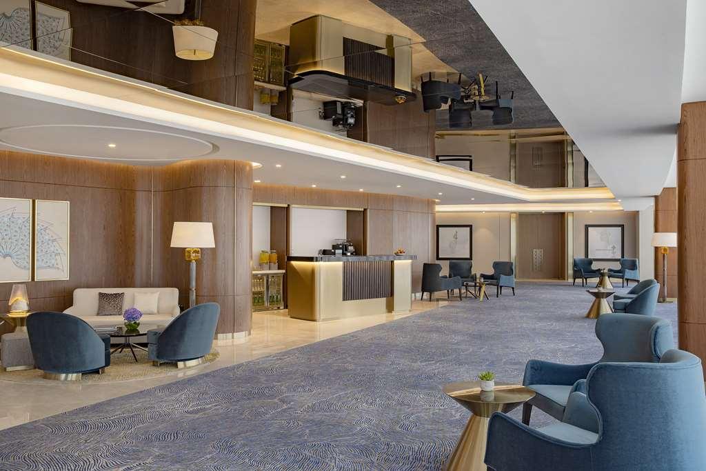 Embassy Suites By Hilton Dubai Business Bay Ανέσεις φωτογραφία