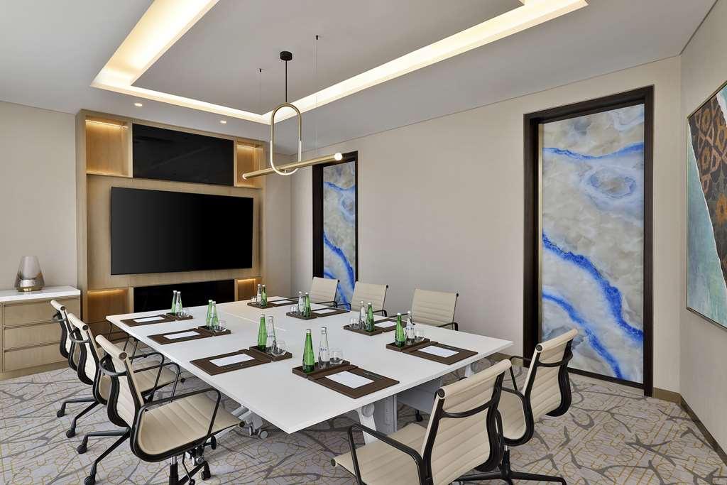 Embassy Suites By Hilton Dubai Business Bay Ανέσεις φωτογραφία